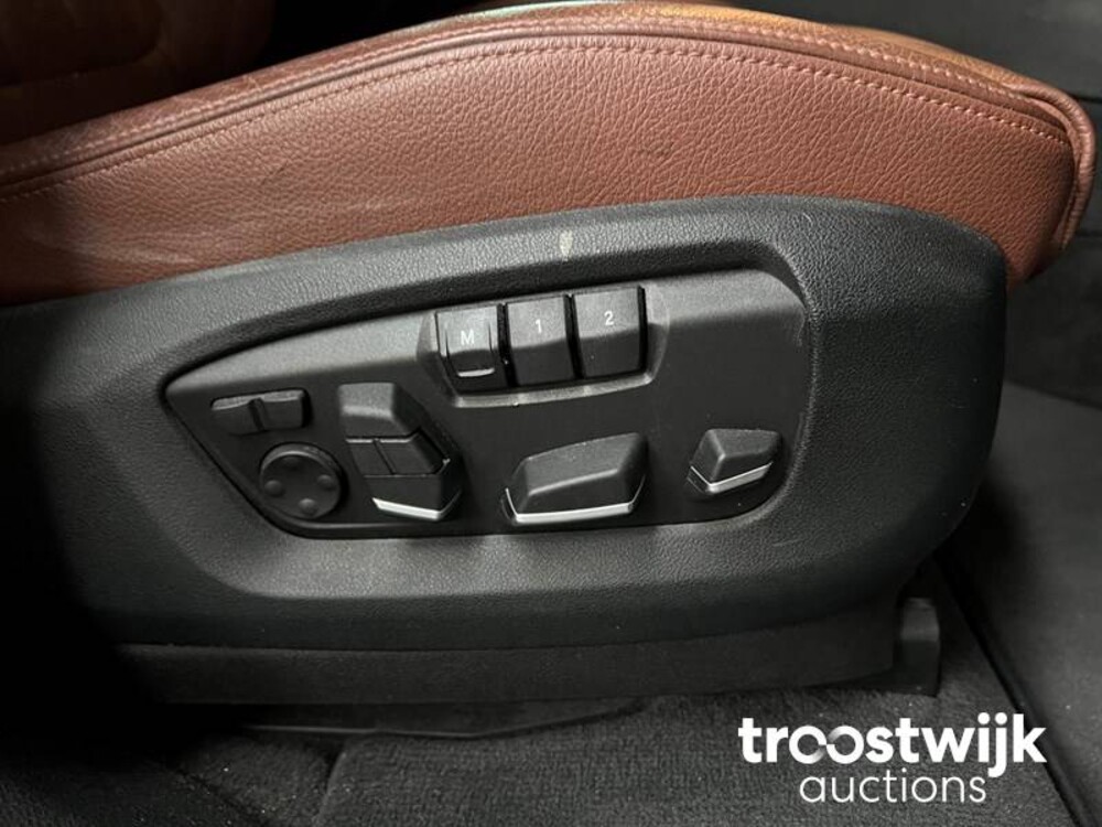 BMW X5 xDrive50i 7-Persoons 449PS 2014