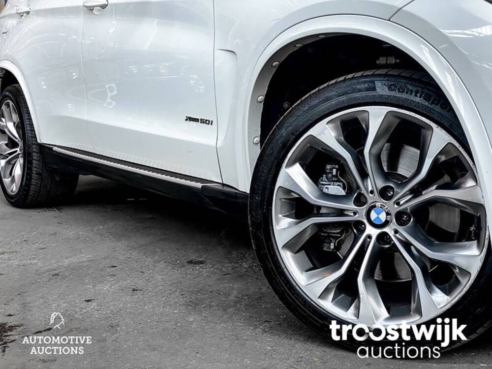 BMW X5 xDrive50i 7-Persoons 449PS 2014