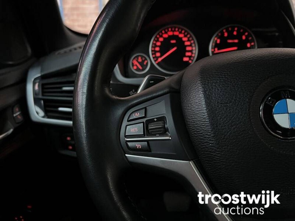 BMW X5 xDrive50i 7-Persoons 449PS 2014