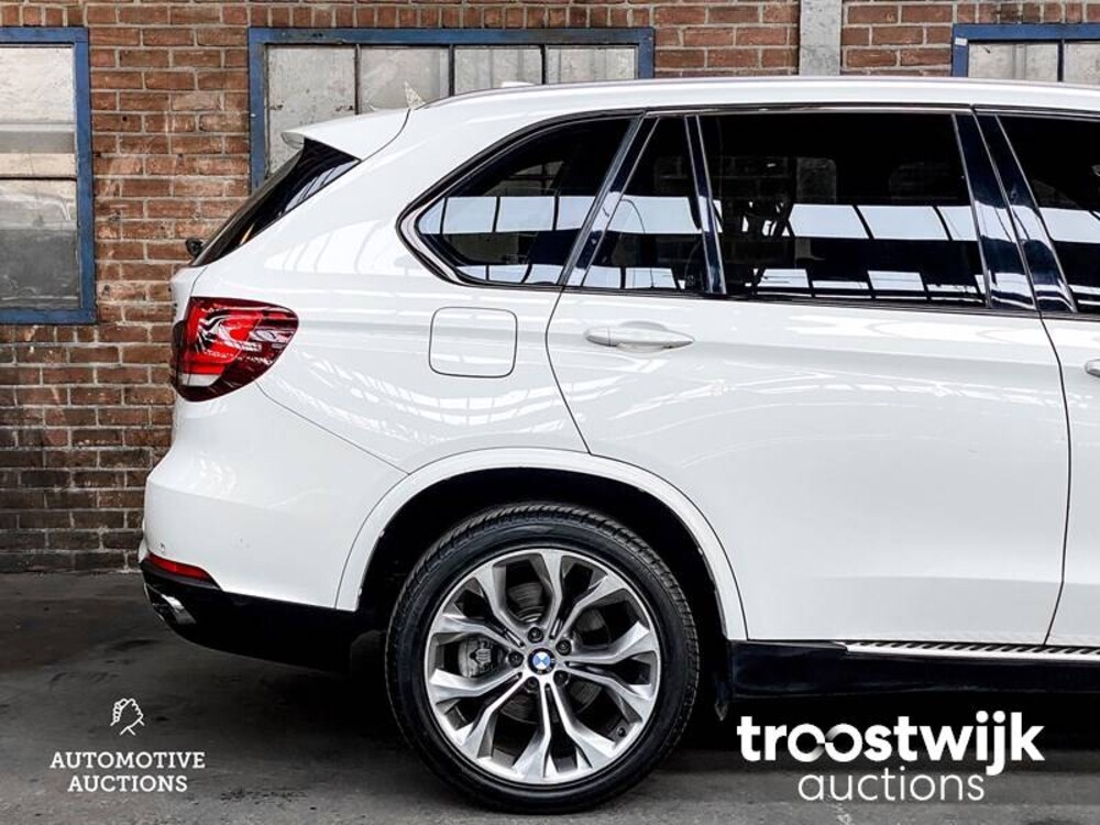 BMW X5 xDrive50i 7-Persoons 449PS 2014