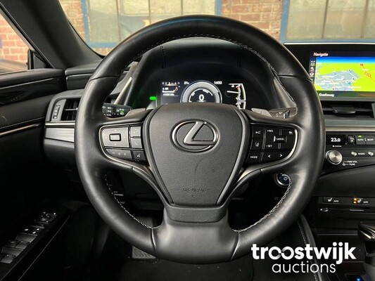 Lexus ES300 2.5 Hybrid 215 PS 2020