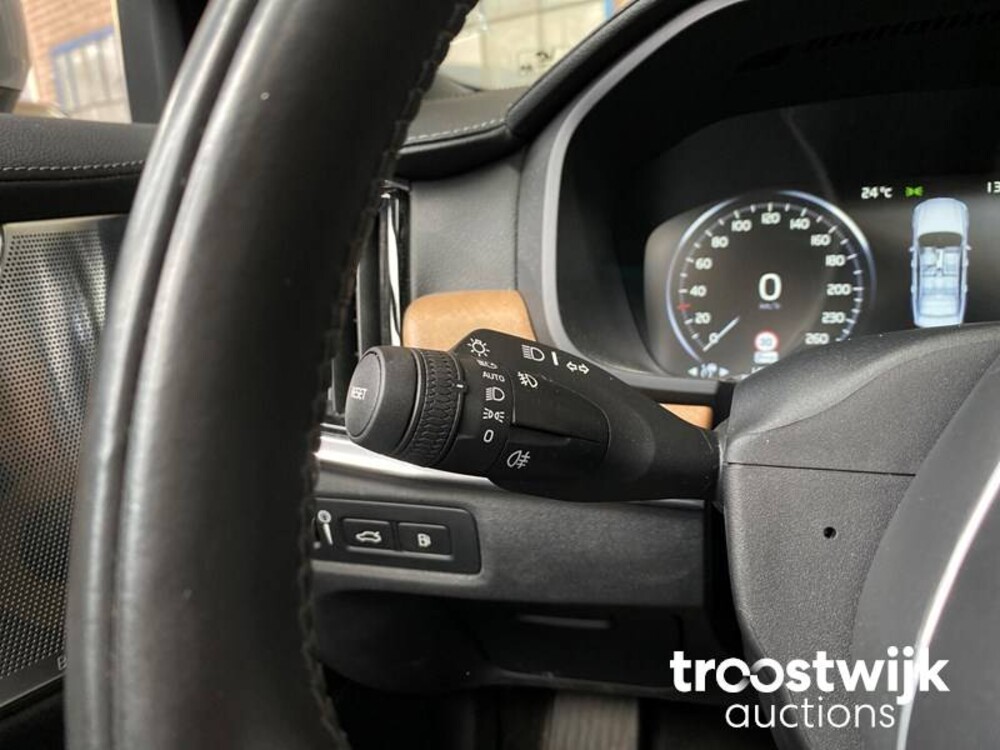 Volvo S90 2.0 T8 AWD Inscription 320PS 2017, ZL-677-D