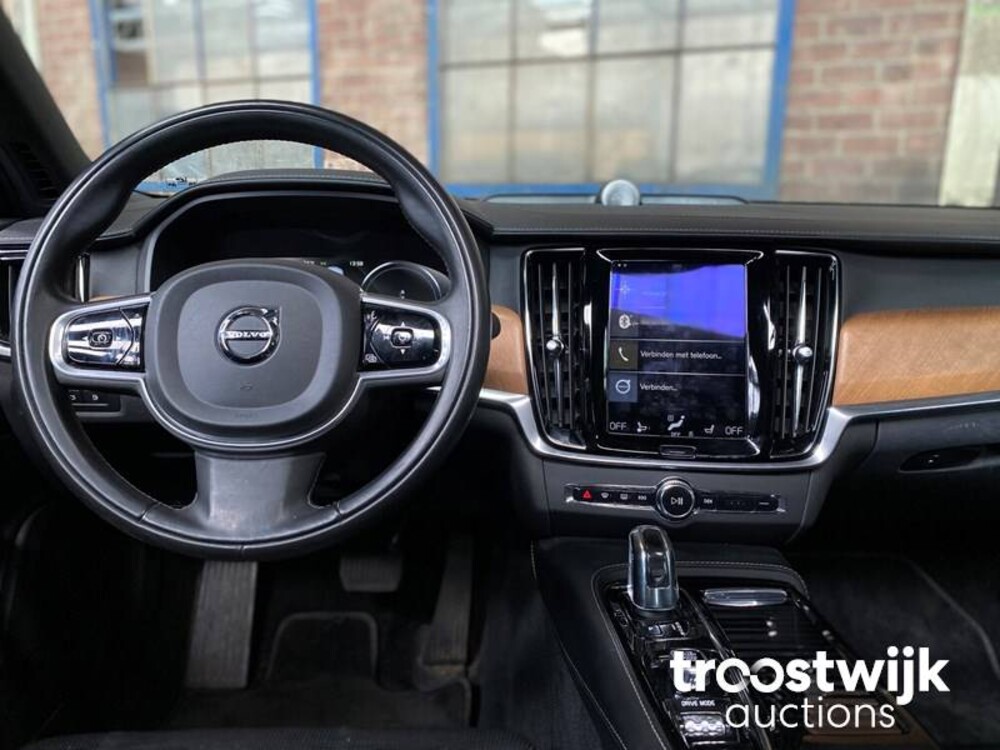 Volvo S90 2.0 T8 AWD Inscription 320PS 2017, ZL-677-D