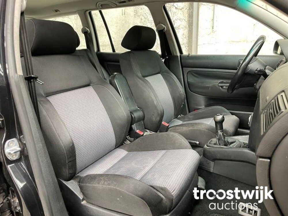 Volkswagen Golf Variant 2.0 Sportline 116PS 2002, -Orig.NL-, 37-JL-PF