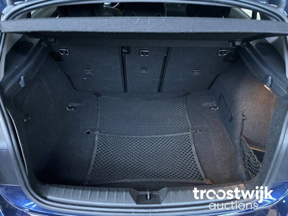 BMW 118i Business 1-serie 170 PS 2011, N-684-XK