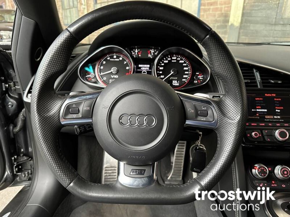 Audi R8 Spyder 5.2 V10 FSI FACELIFT Audi-Exclusive 525PS 2011 Cabriolet, 1-KXH-50