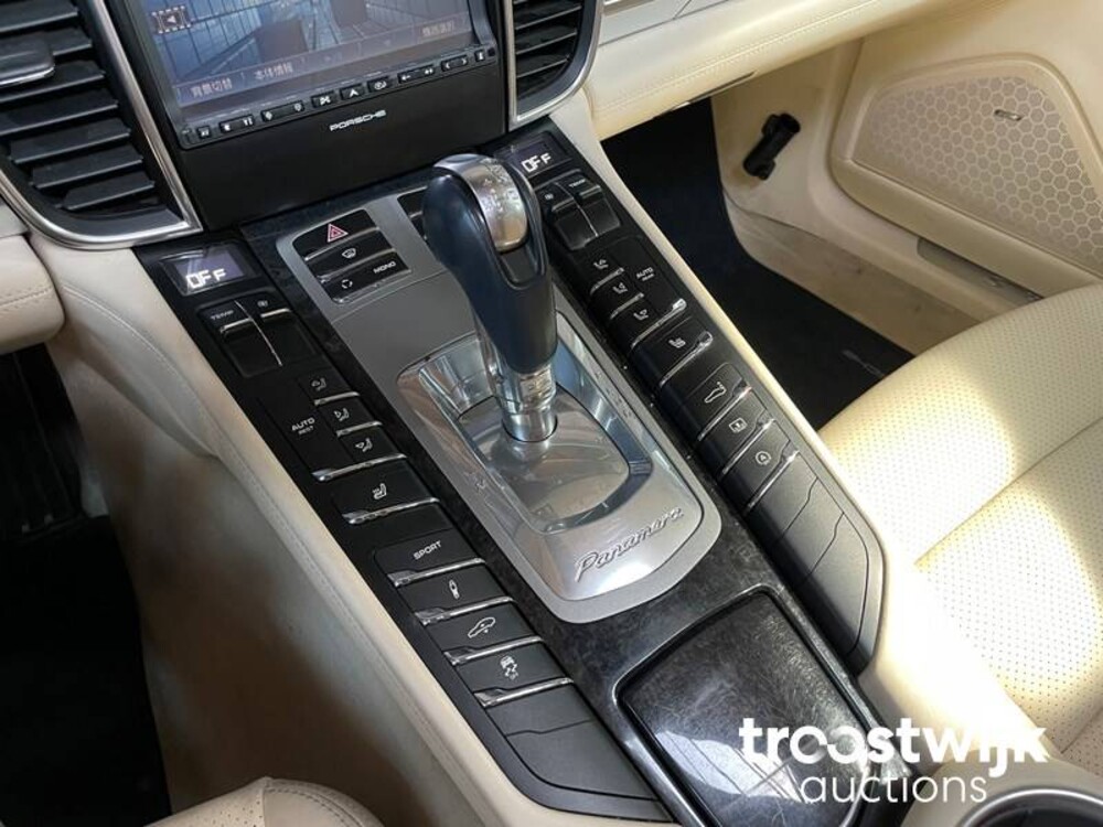 Porsche Panamera S 4.8 V8 400PS 2010