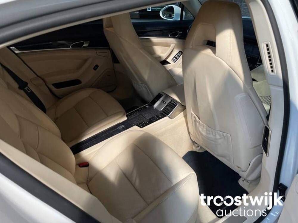 Porsche Panamera S 4.8 V8 400PS 2010