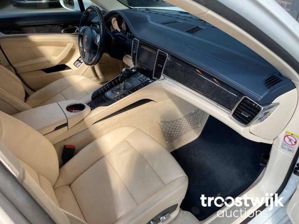 Porsche Panamera S 4.8 V8 400PS 2010
