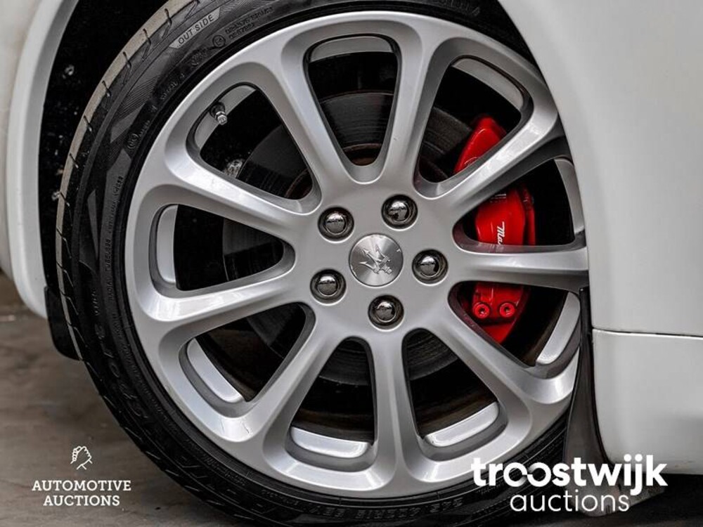 Maserati  Quattroporte 4.2 V8 Executive GT 401hp 2007 -Youngtimer-