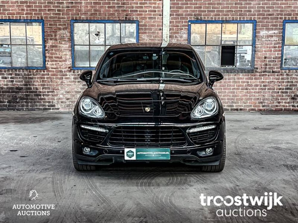 Porsche Cayenne Turbo 4.8 V8 500PS 2011