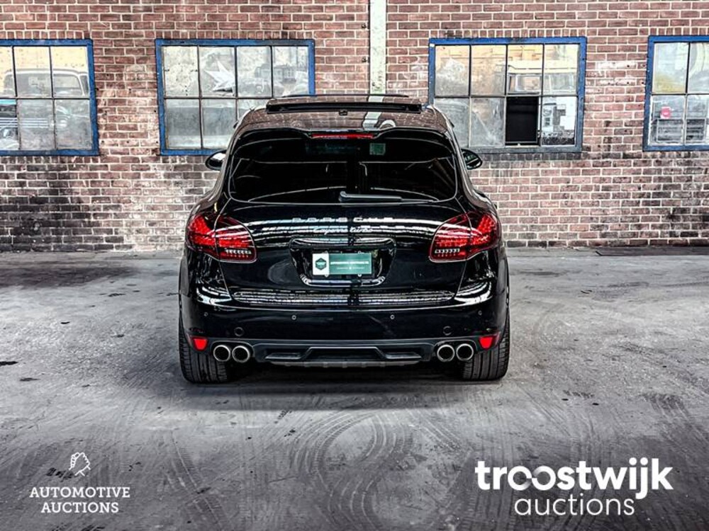 Porsche Cayenne Turbo 4.8 V8 500PS 2011