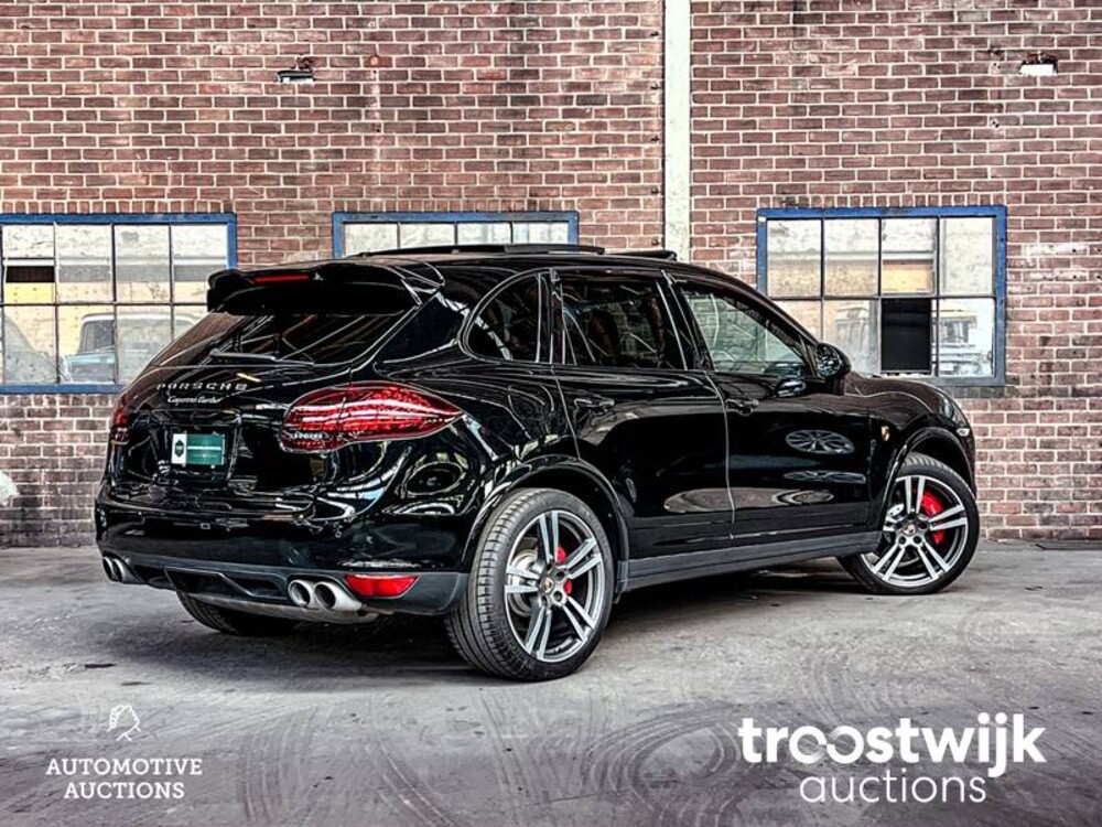 Porsche Cayenne Turbo 4.8 V8 500PS 2011