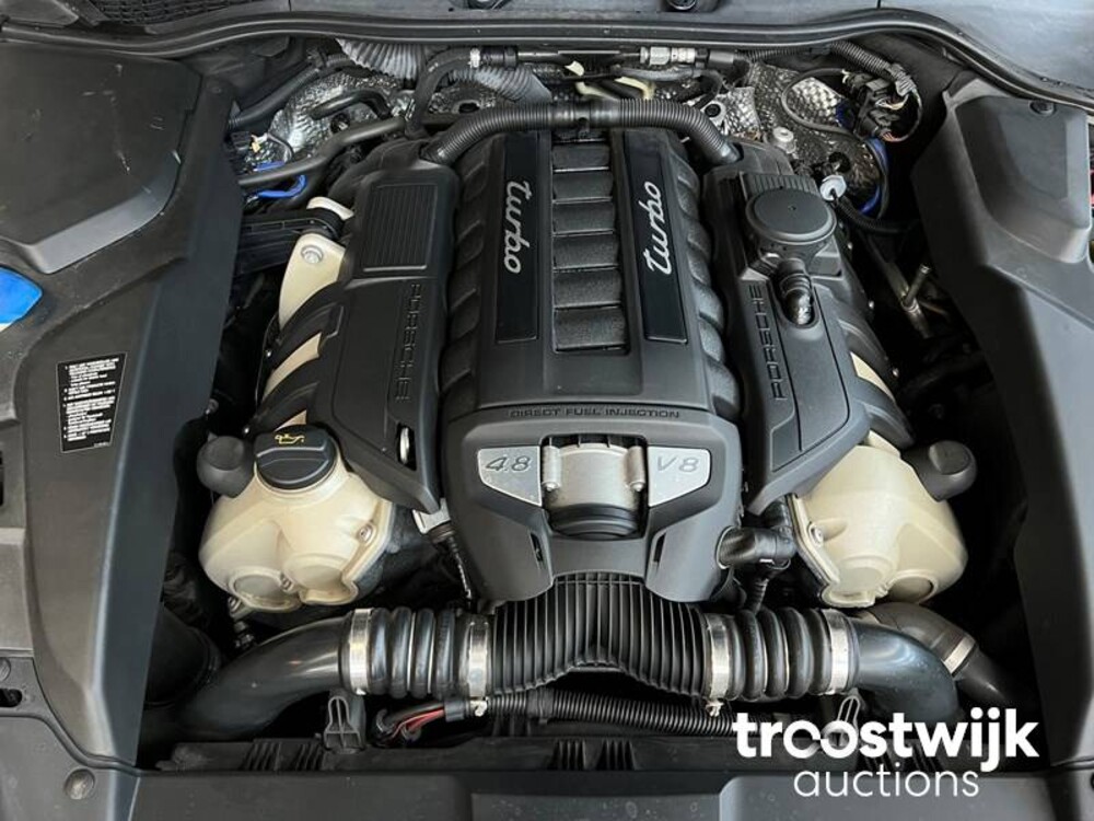 Porsche Cayenne Turbo 4.8 V8 500PS 2011