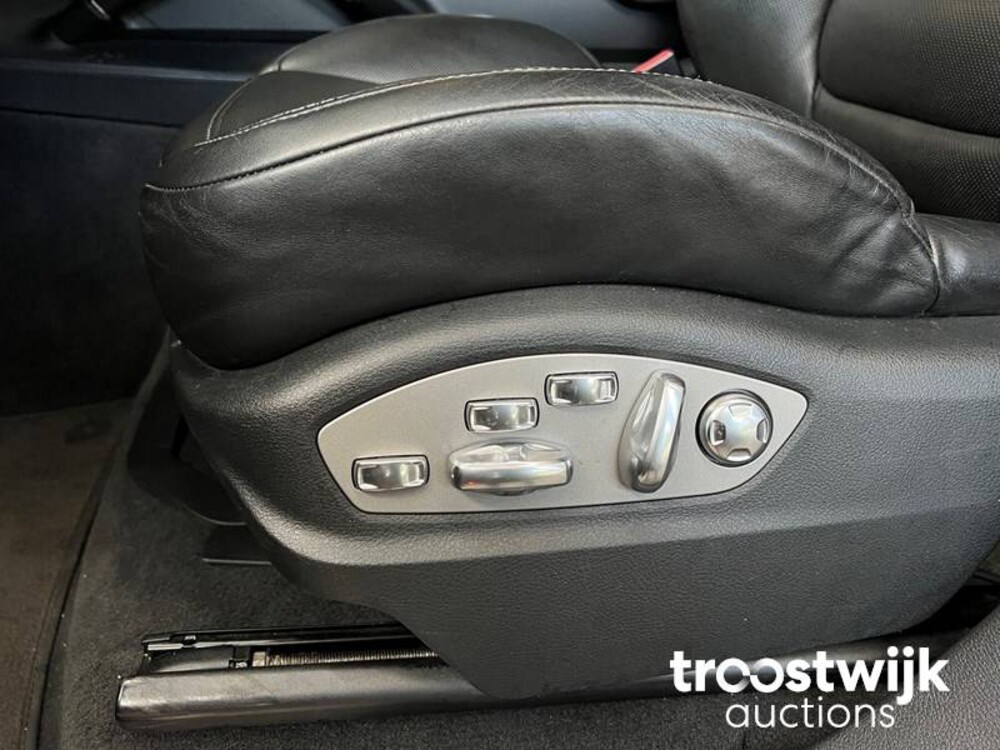 Porsche Cayenne Turbo 4.8 V8 500PS 2011