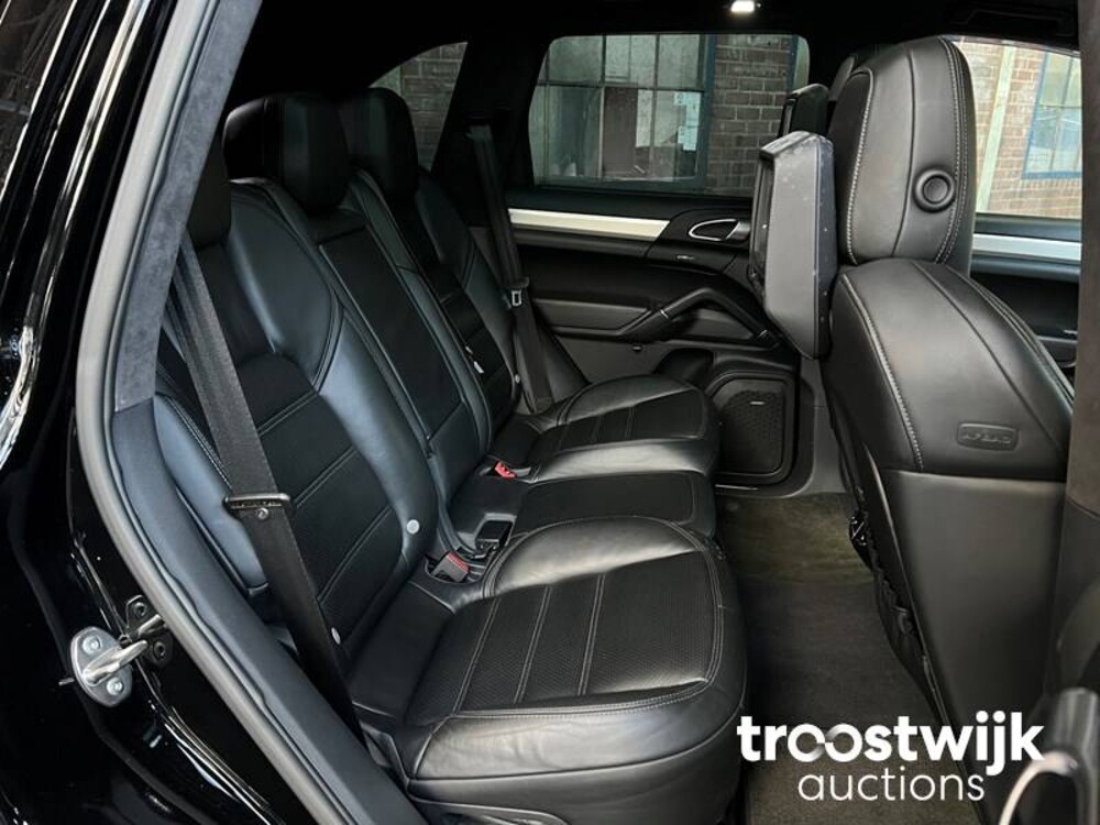 Porsche Cayenne Turbo 4.8 V8 500PS 2011
