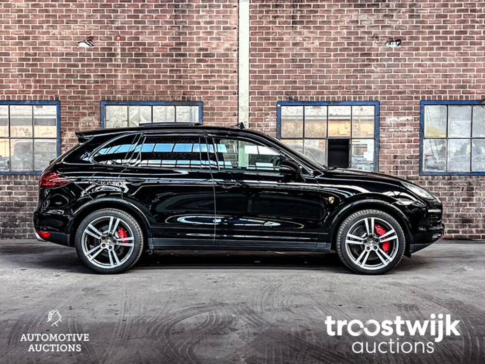 Porsche Cayenne Turbo 4.8 V8 500PS 2011