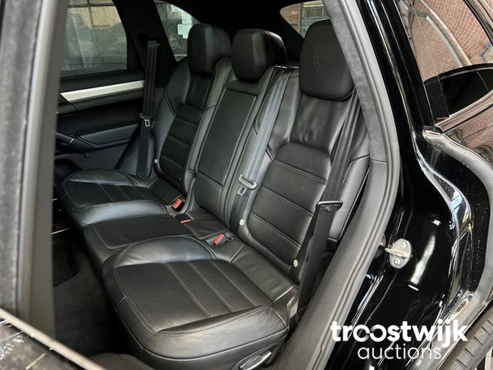 Porsche Cayenne Turbo 4.8 V8 500PS 2011