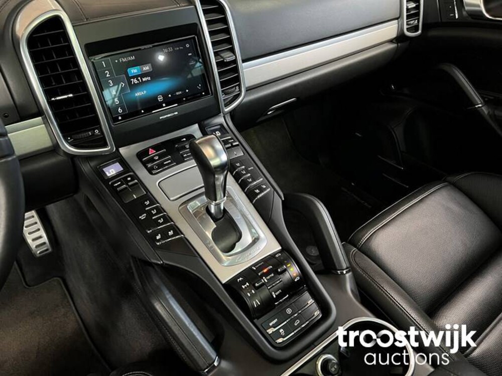 Porsche Cayenne Turbo 4.8 V8 500PS 2011