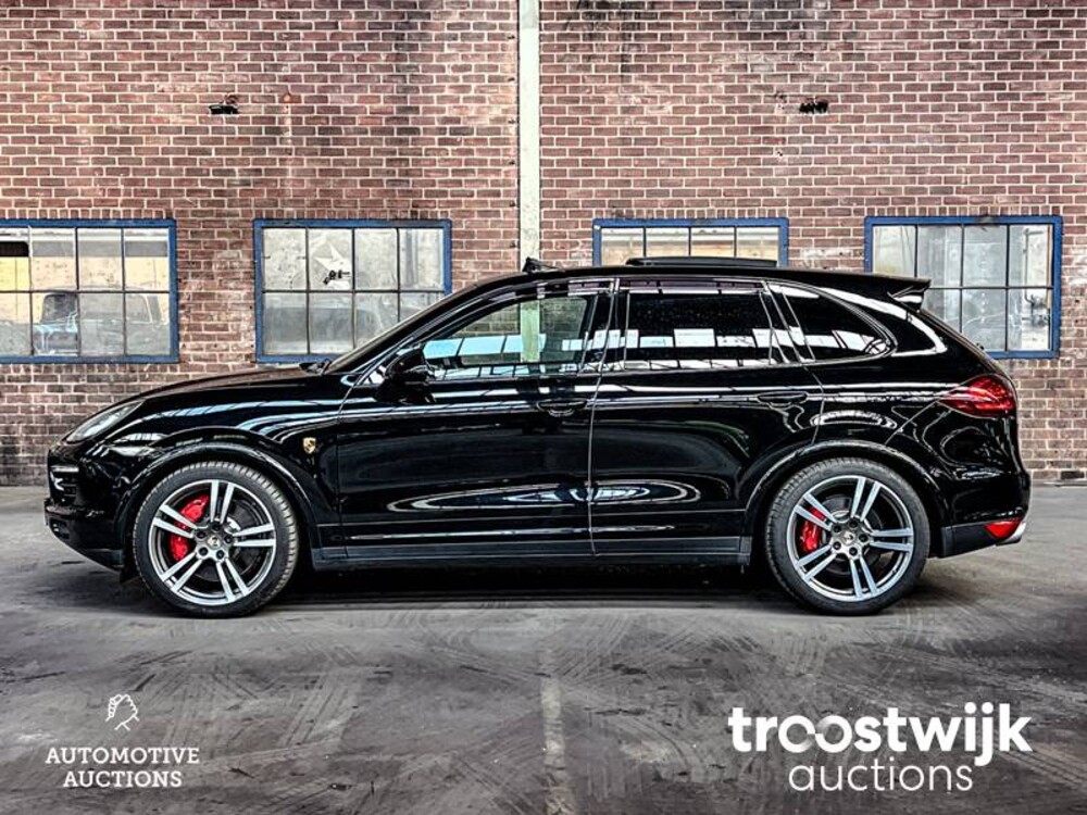 Porsche Cayenne Turbo 4.8 V8 500PS 2011