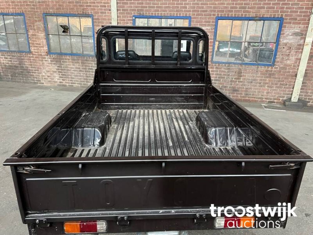 Toyota Land Cruiser FJ451 P - K 2.4 90hp 2017