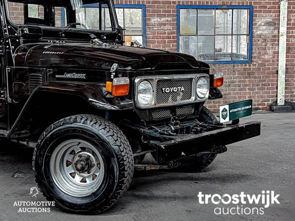 Toyota Land Cruiser FJ451 P - K 2.4 90hp 2017