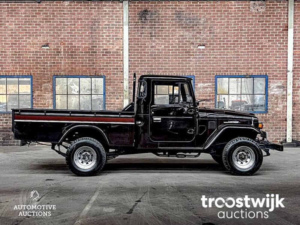 Toyota Land Cruiser FJ451 P - K 2.4 90hp 2017