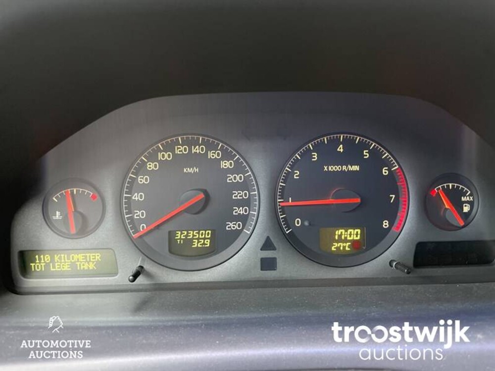 Volvo V70 Comfort Line station 2.4 140 PS 2001, 40-HK-XK