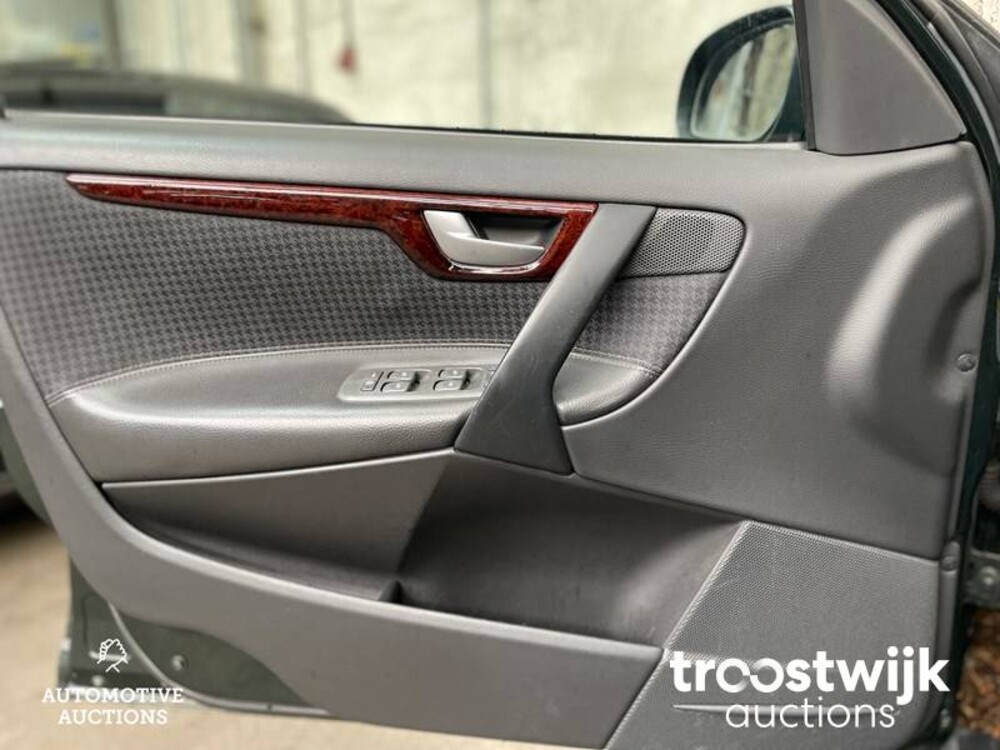 Volvo V70 Comfort Line station 2.4 140 PS 2001, 40-HK-XK