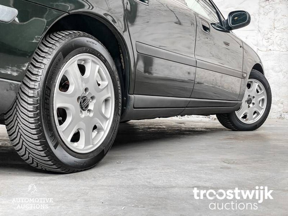 Volvo V70 Comfort Line station 2.4 140 PS 2001, 40-HK-XK