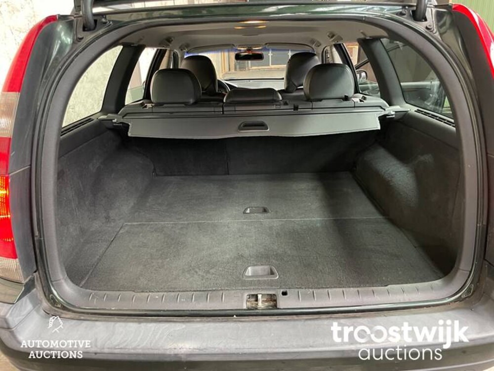 Volvo V70 Comfort Line station 2.4 140 PS 2001, 40-HK-XK
