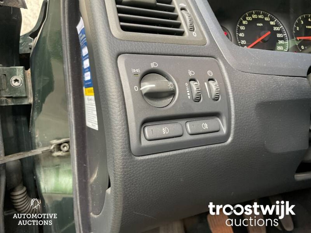 Volvo V70 Comfort Line station 2.4 140 PS 2001, 40-HK-XK