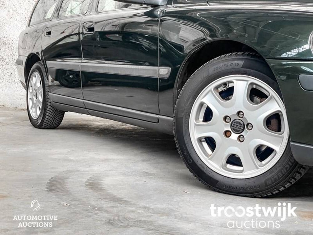 Volvo V70 Comfort Line station 2.4 140 PS 2001, 40-HK-XK