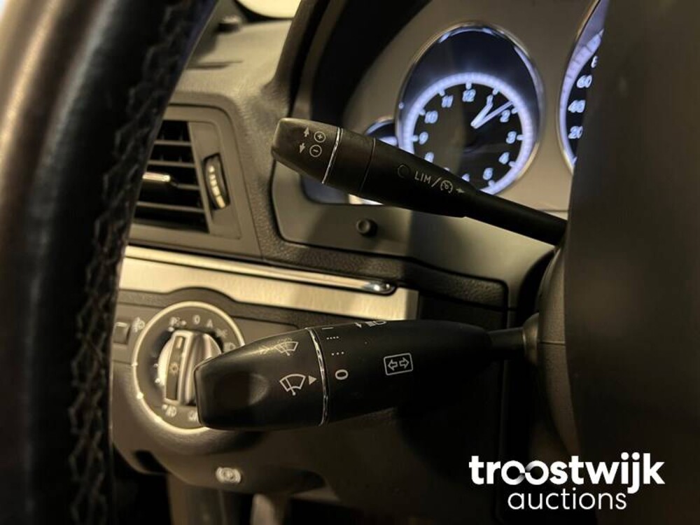 Mercedes-Benz E200 CGI Elegance Avantgarde 184pk 2010, XD-523-H