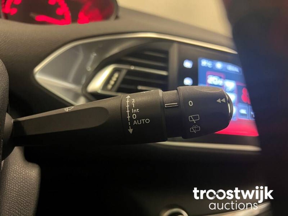 Peugeot 308 SW 1.6 e-THP GT 205 205pk 2015 -Orig. NL-, HJ-224-F