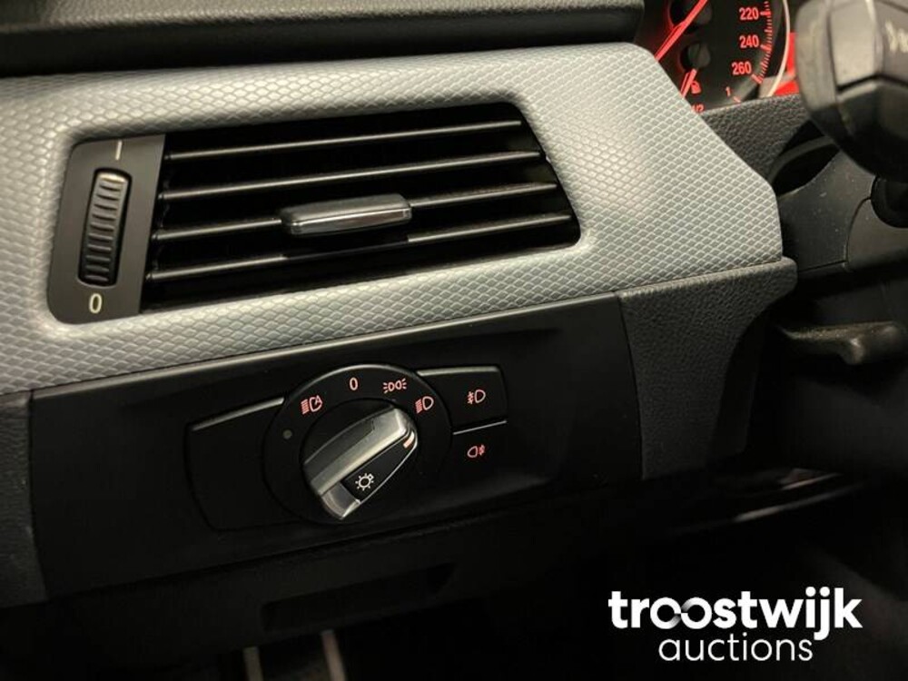 BMW 318i Touring Corporate Lease M Sport Edition 3-serie 136pk E90/E91 2013 -Orig. NL-, 90-ZLH-6