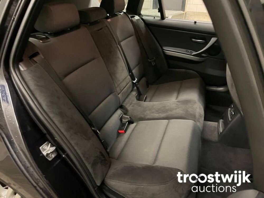 BMW 318i Touring Corporate Lease M Sport Edition 3-serie 136pk E90/E91 2013 -Orig. NL-, 90-ZLH-6