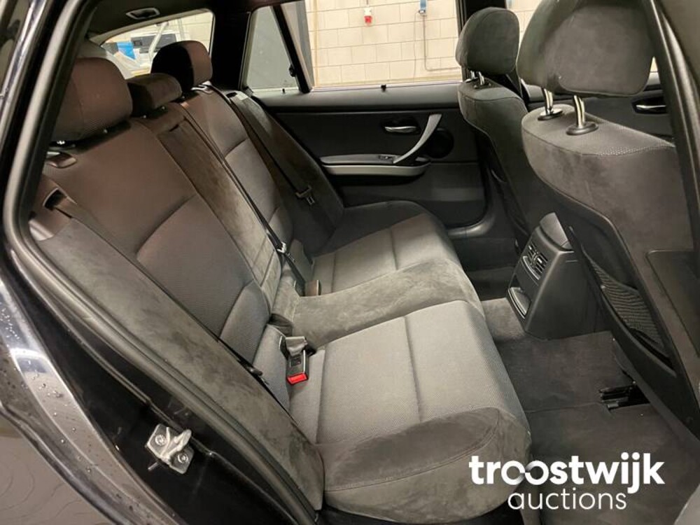 BMW 318i Touring Corporate Lease M Sport Edition 3-serie 136pk E90/E91 2013 -Orig. NL-, 90-ZLH-6