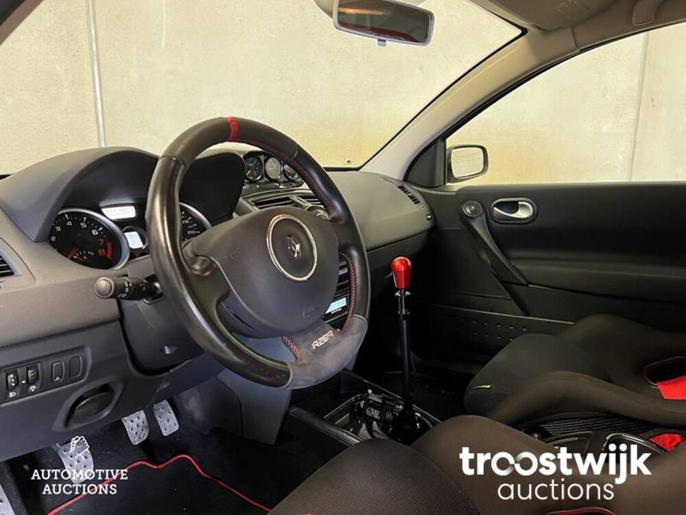 Renault Megane 2.0-16V T F1Team R26 2.0-16V 230pk 2009, L-163-GR