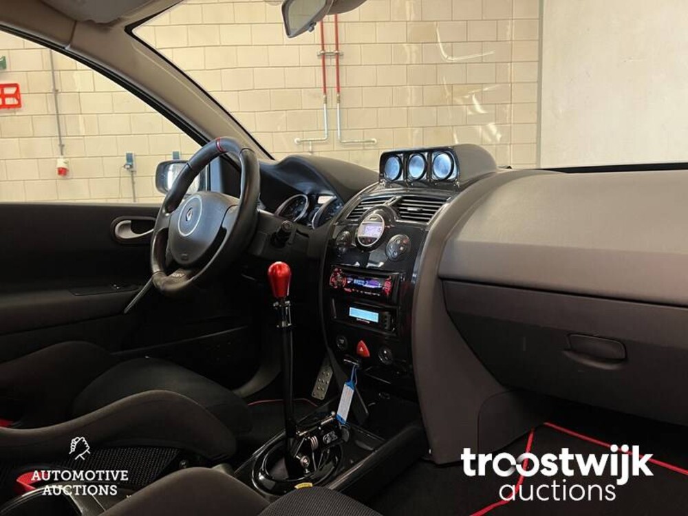 Renault Megane 2.0-16V T F1Team R26 2.0-16V 230pk 2009, L-163-GR