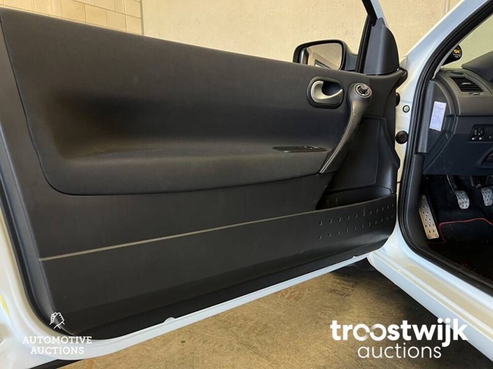 Renault Megane 2.0-16V T F1Team R26 2.0-16V 230pk 2009, L-163-GR