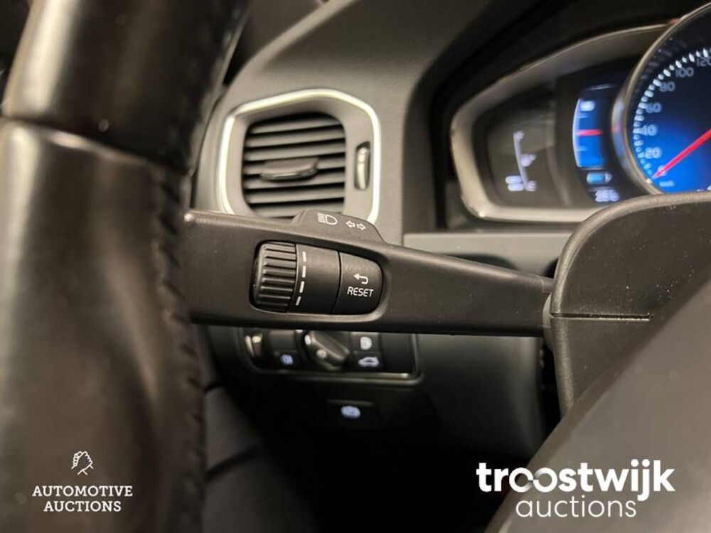 Volvo V60 2.4 D5 Twin Engine Plug-in Hybrid Special Edition 163pk 2016, -Orig. NL-, KZ-683-B