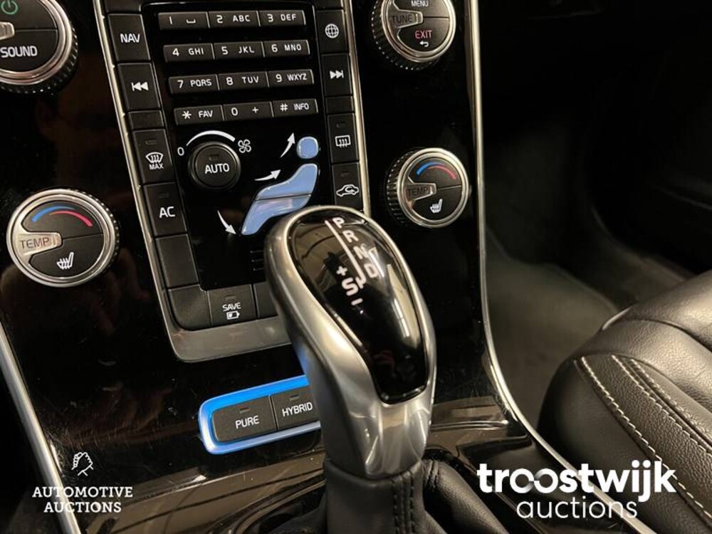 Volvo V60 2.4 D5 Twin Engine Plug-in Hybrid Special Edition 163pk 2016, -Orig. NL-, KZ-683-B