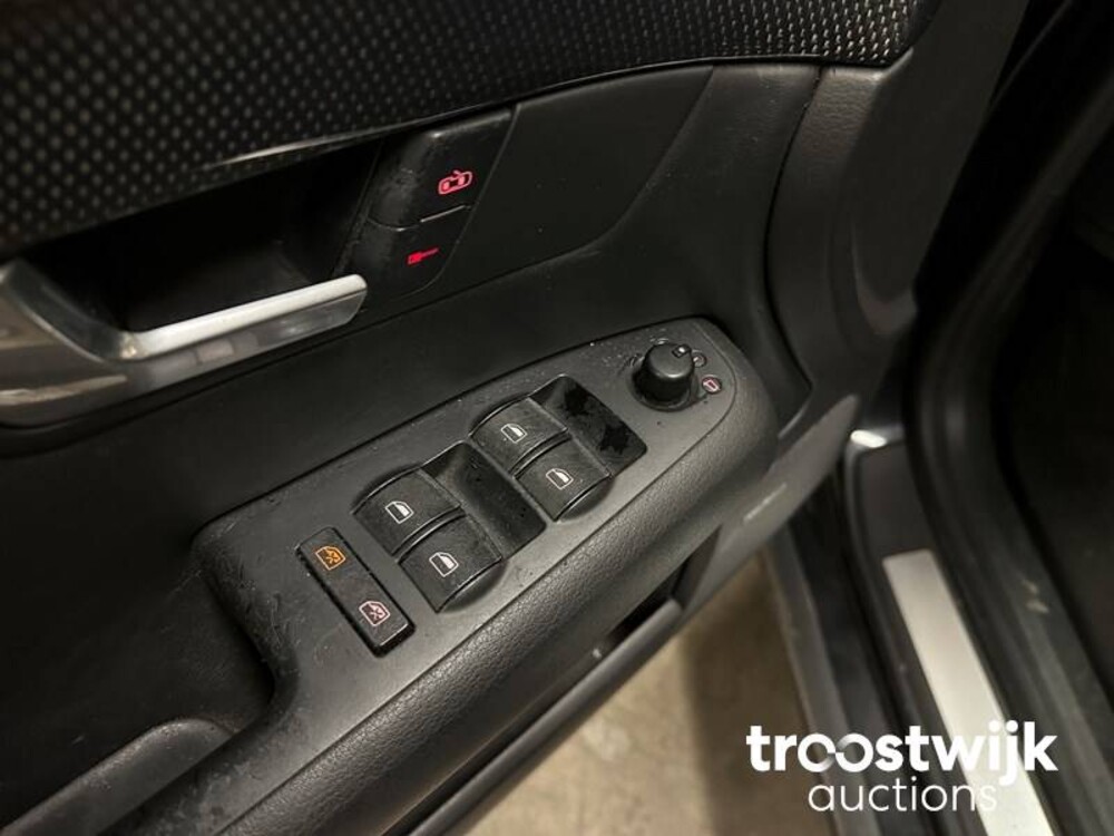 Audi S4 Avant  344pk B6 2003 -Orig. NL-, 43-ND-ZS