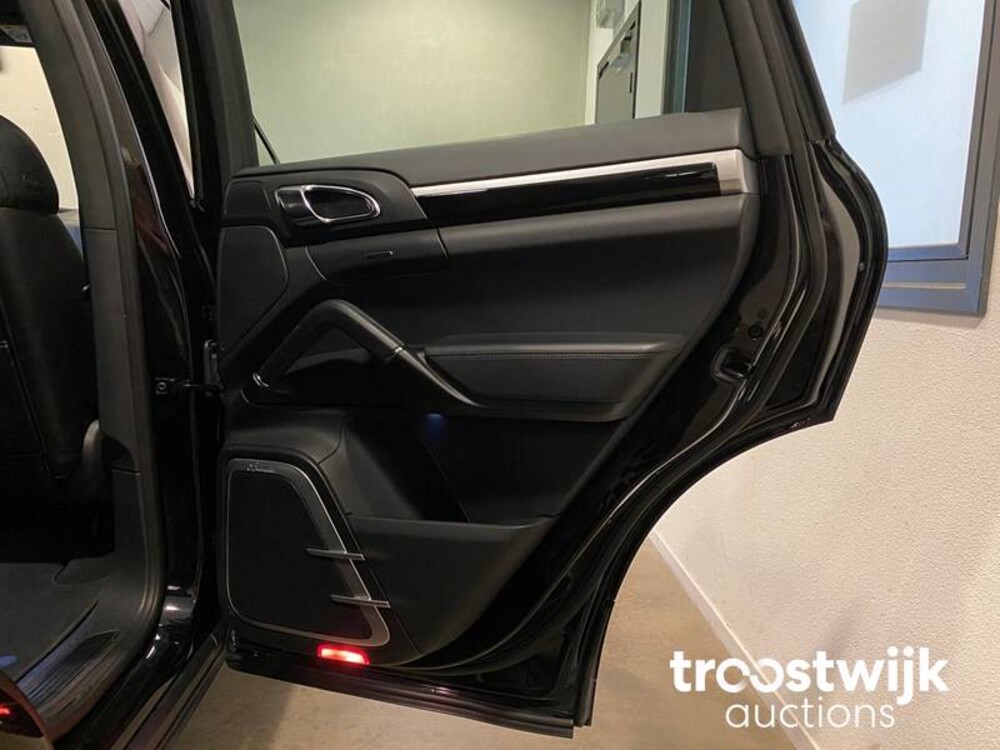 Porsche Cayenne S E-Hybrid 3.0 V6 Sport Chrono 416pk 2015 -Orig NL-, HF-254-S