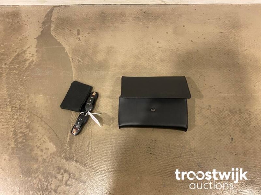 Porsche Cayenne S E-Hybrid 3.0 V6 Sport Chrono 416pk 2015 -Orig NL-, HF-254-S