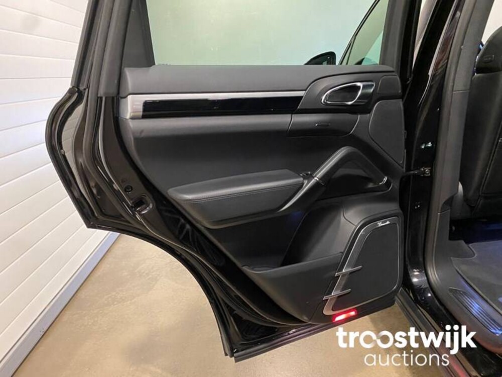 Porsche Cayenne S E-Hybrid 3.0 V6 Sport Chrono 416pk 2015 -Orig NL-, HF-254-S