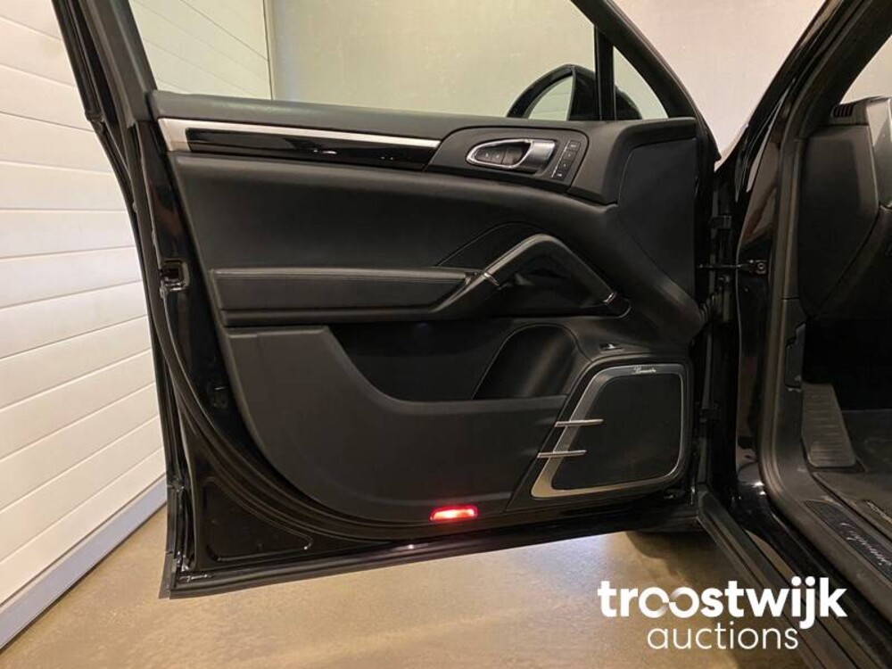 Porsche Cayenne S E-Hybrid 3.0 V6 Sport Chrono 416pk 2015 -Orig NL-, HF-254-S