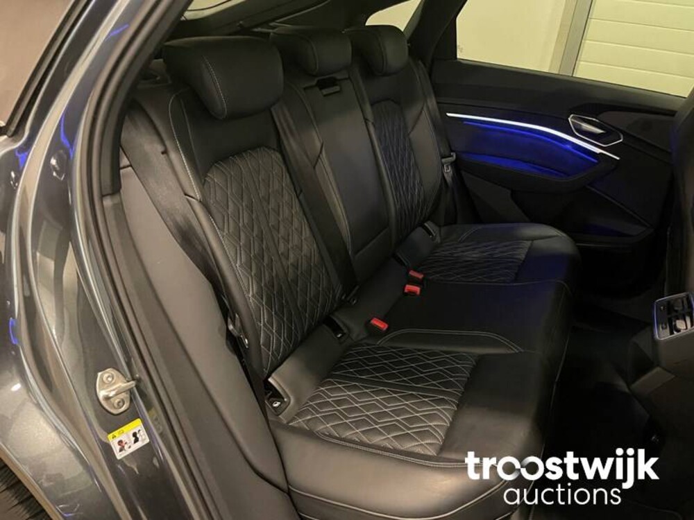 Audi e-tron Sportback 55 Quattro S edition 95 kWh S-Line 408pk 2020 -Orig. NL-, J-746-HV