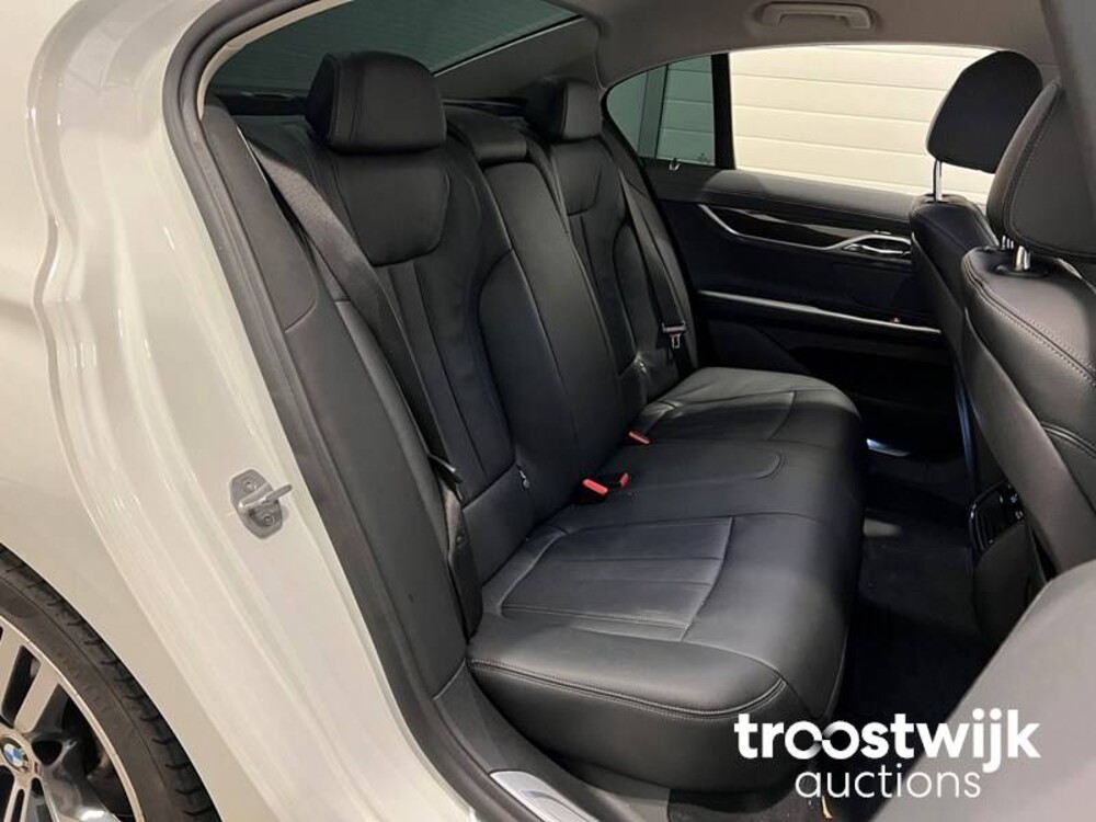 BMW 740i High Executive 326pk 2018 7-Serie, P-673-DS
